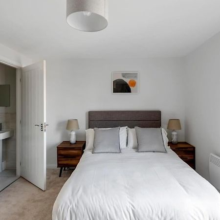Spacious 1 Bedroom Apartment In A Converted Mill Leeds  Exterior photo