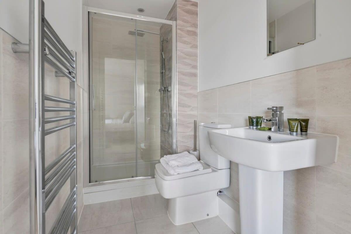 Spacious 1 Bedroom Apartment In A Converted Mill Leeds  Exterior photo