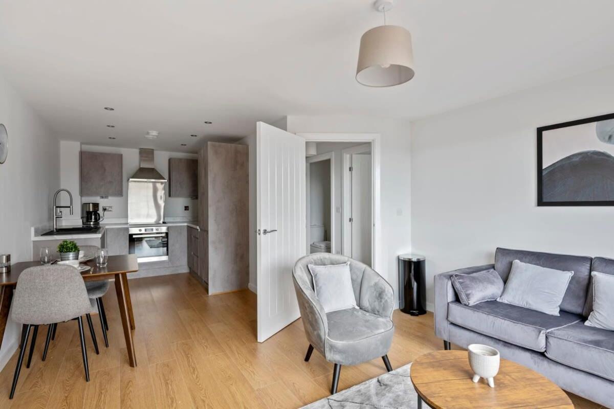 Spacious 1 Bedroom Apartment In A Converted Mill Leeds  Exterior photo